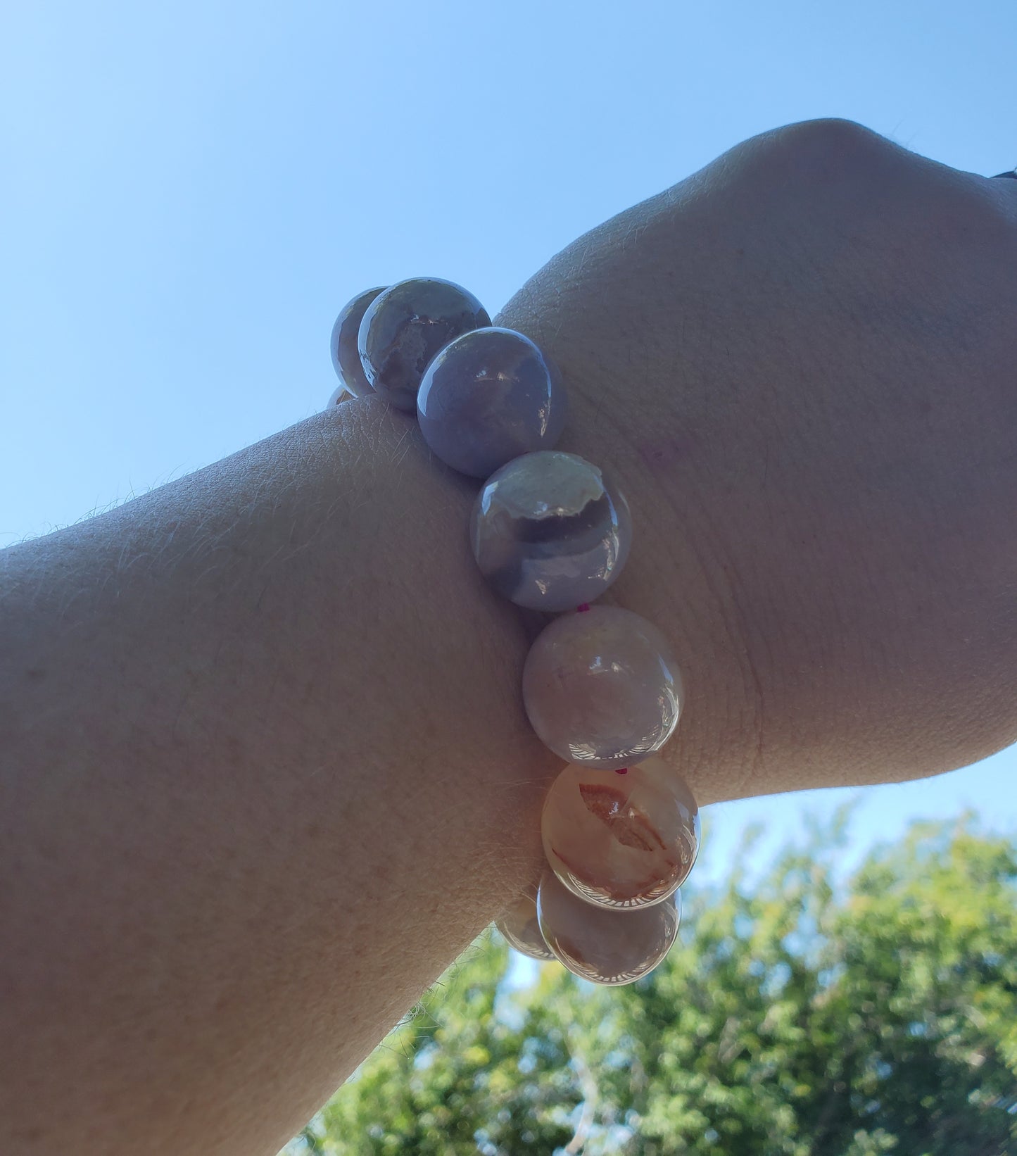 17mm Flower Agate Bracelet