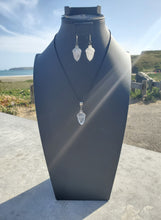 Load image into Gallery viewer, Clear Quartz Acorn Set
