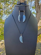 Load image into Gallery viewer, Blue Aventurine Wing Set
