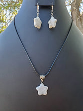 Load image into Gallery viewer, Howlite Mini Star Set
