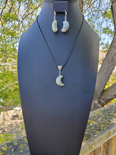 Load image into Gallery viewer, Labradorite Moon Set
