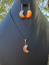 Load image into Gallery viewer, Carnelian with Crystals Moon Set
