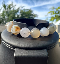 Load image into Gallery viewer, 12mm Druzy Agate Bracelet
